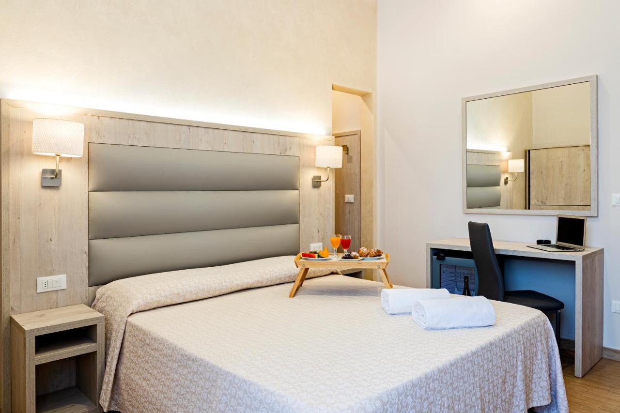Hotel Biagi & Residence Лидо Ди Камайоре Екстериор снимка
