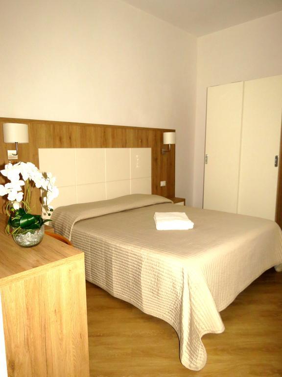 Hotel Biagi & Residence Лидо Ди Камайоре Стая снимка