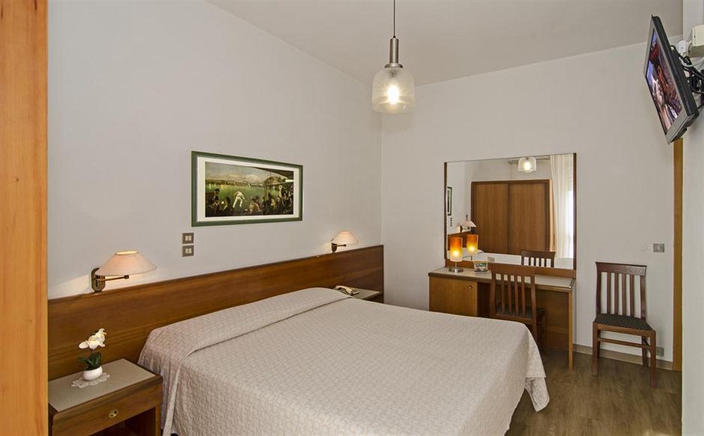 Hotel Biagi & Residence Лидо Ди Камайоре Екстериор снимка