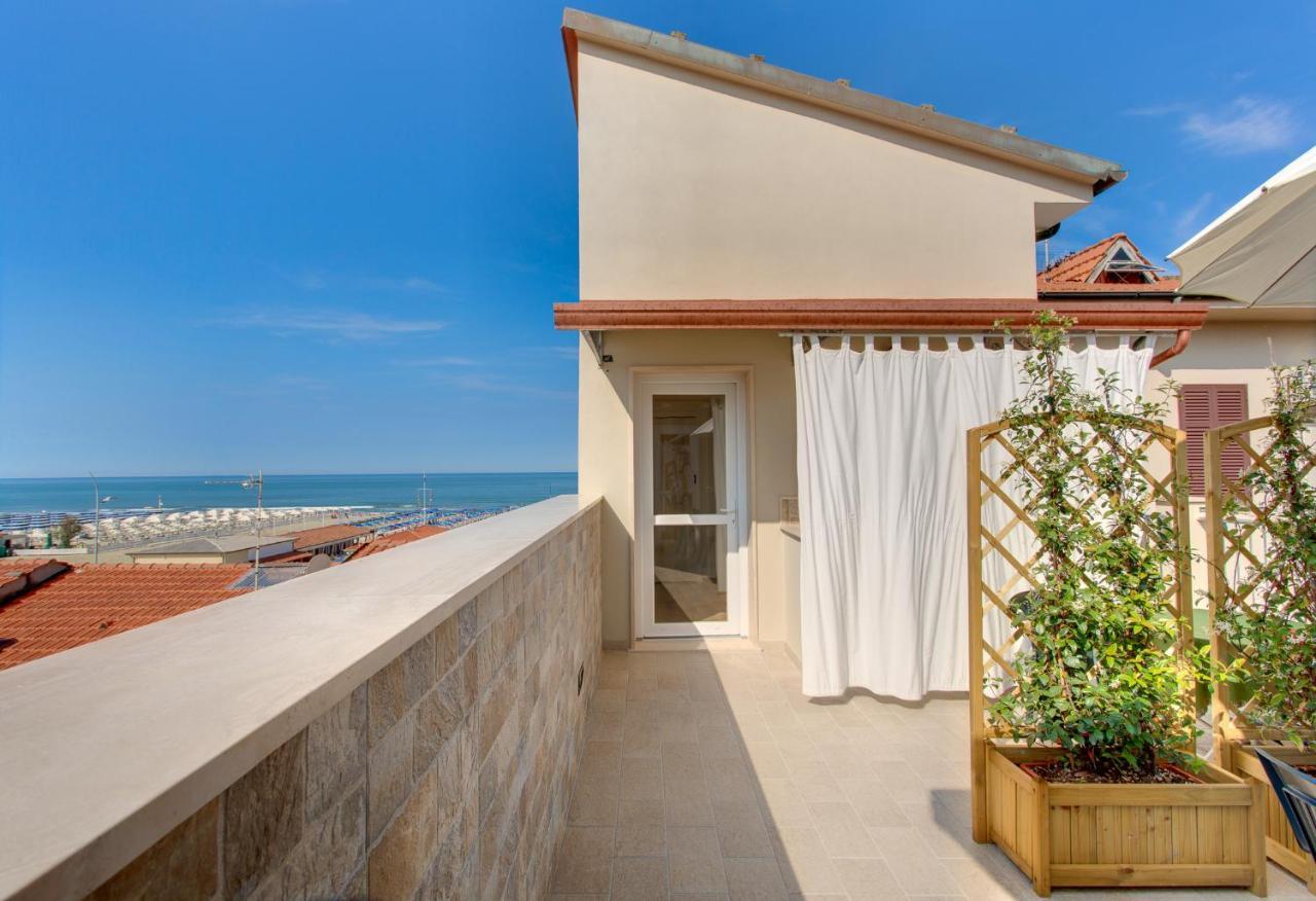 Hotel Biagi & Residence Лидо Ди Камайоре Екстериор снимка