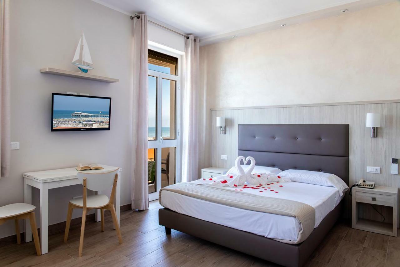 Hotel Biagi & Residence Лидо Ди Камайоре Екстериор снимка